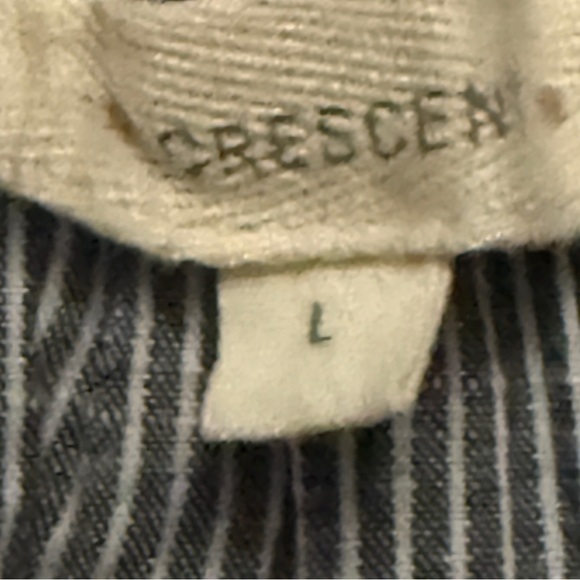 Crescent Green Smocked Ruffled Blouse Size Large - Picture 3 of 4